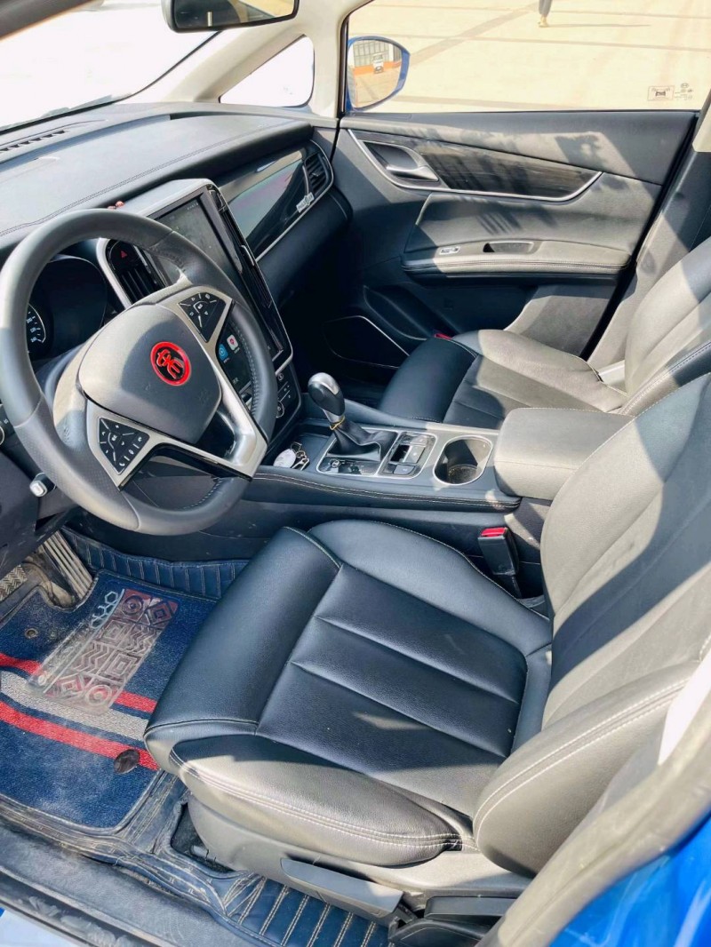 东营18年比亚迪宋MAX9