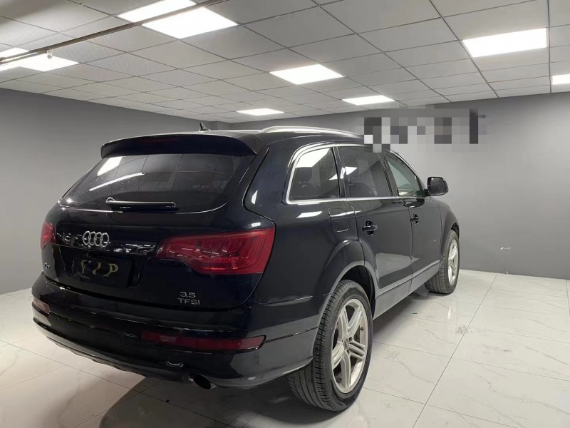 成都12年奥迪Q74