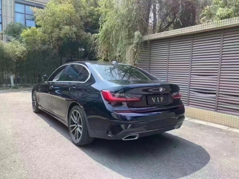 成都22年宝马3系7