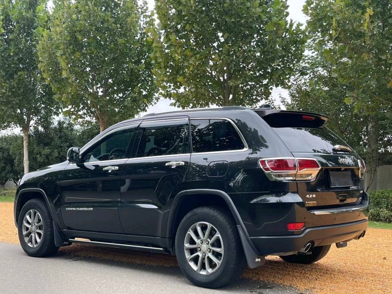 徐州14年Jeep大切诺基4