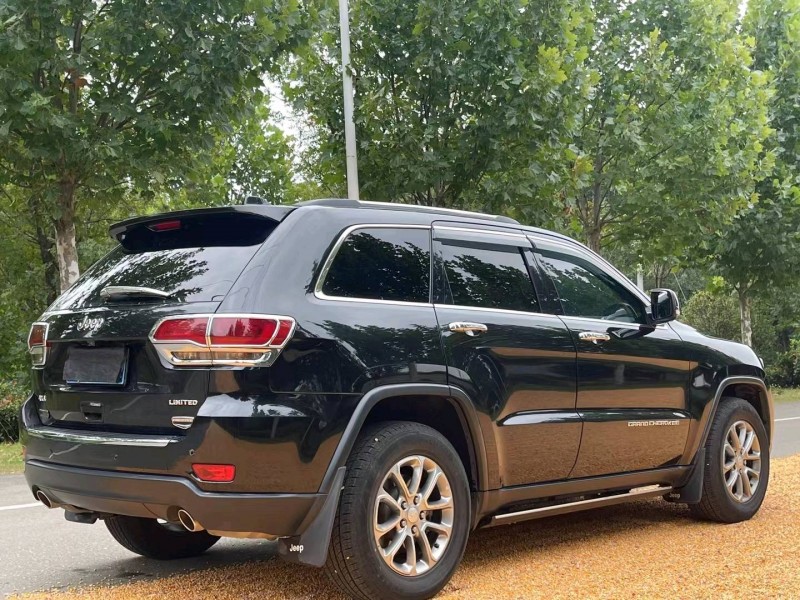 徐州14年Jeep大切诺基5