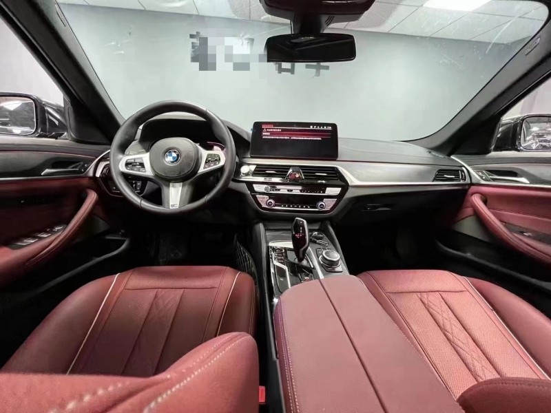 成都22年宝马5系4