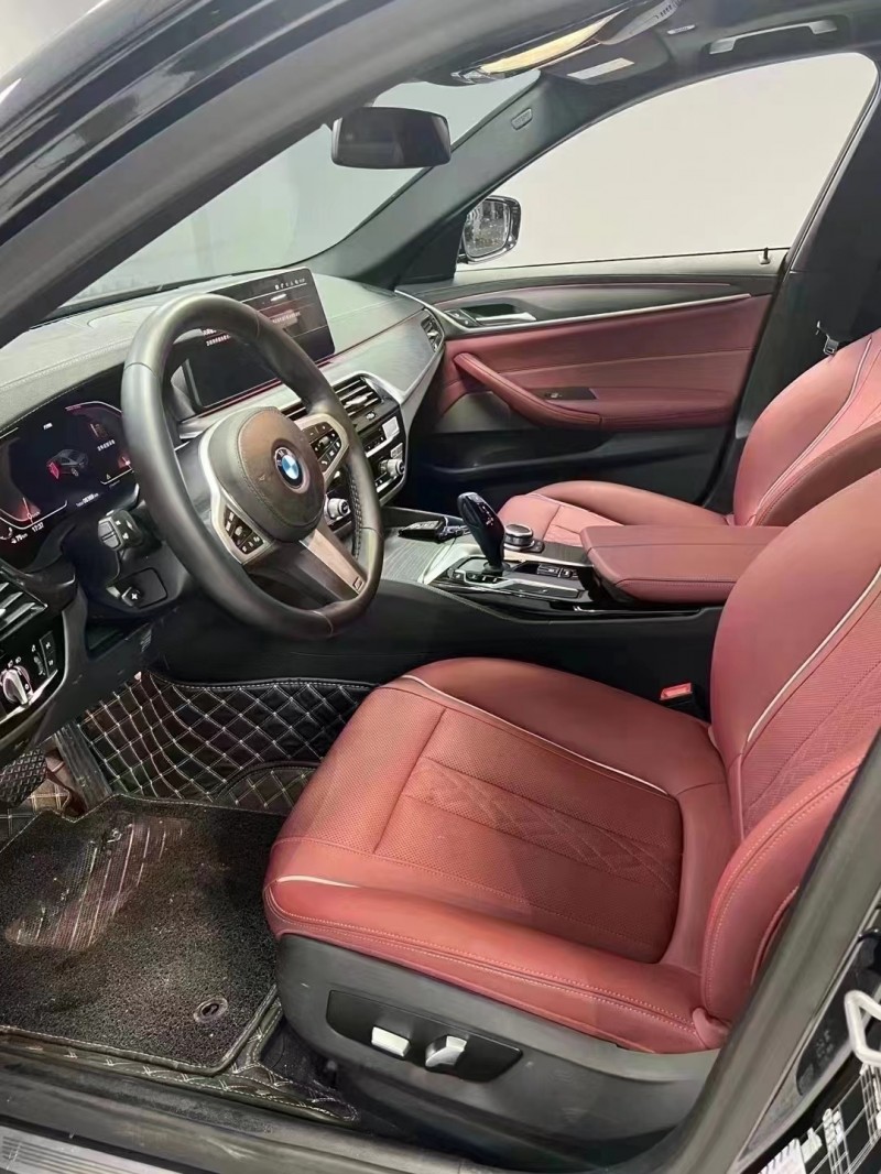 成都22年宝马5系8