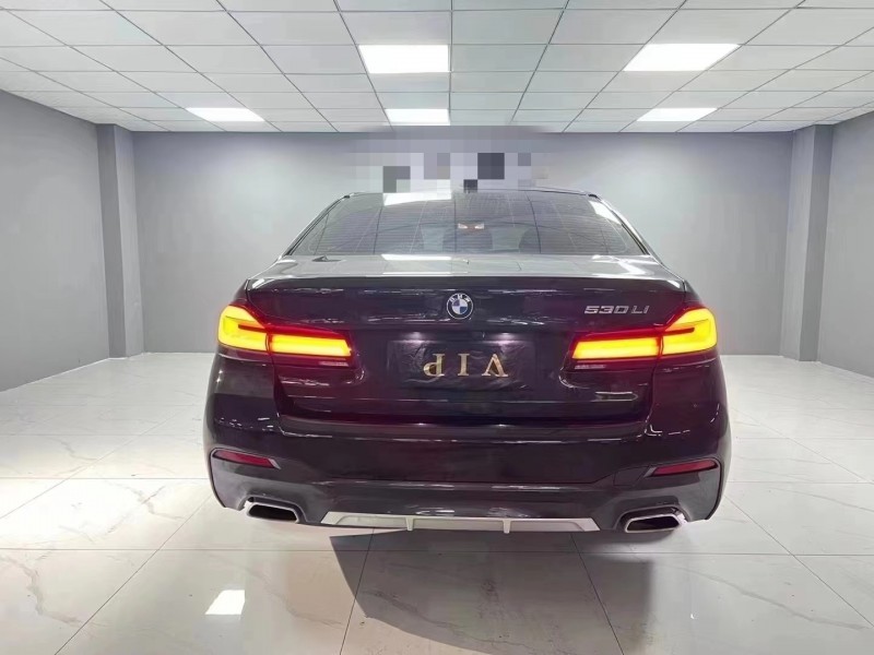 成都22年宝马5系9