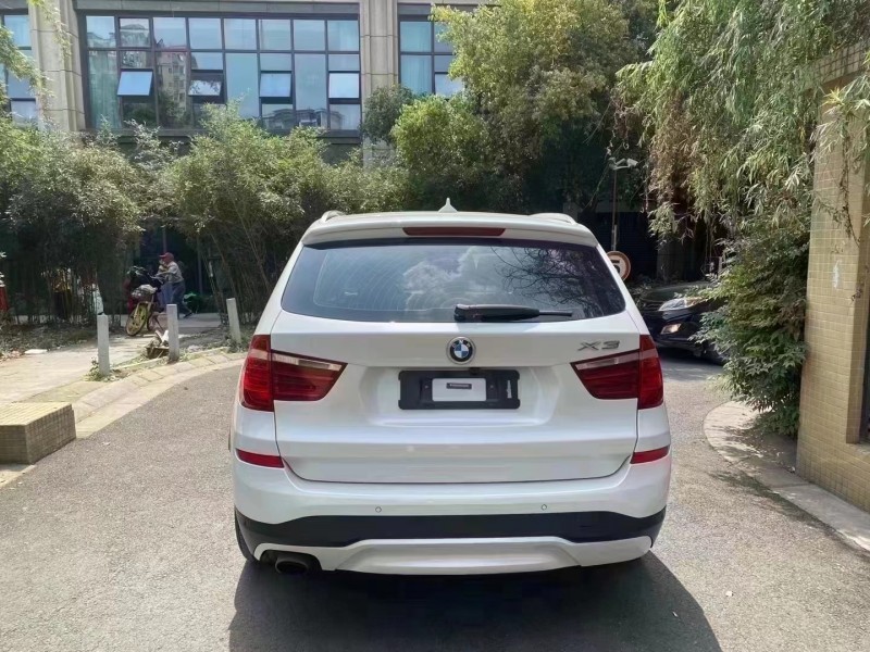 成都16年宝马X39