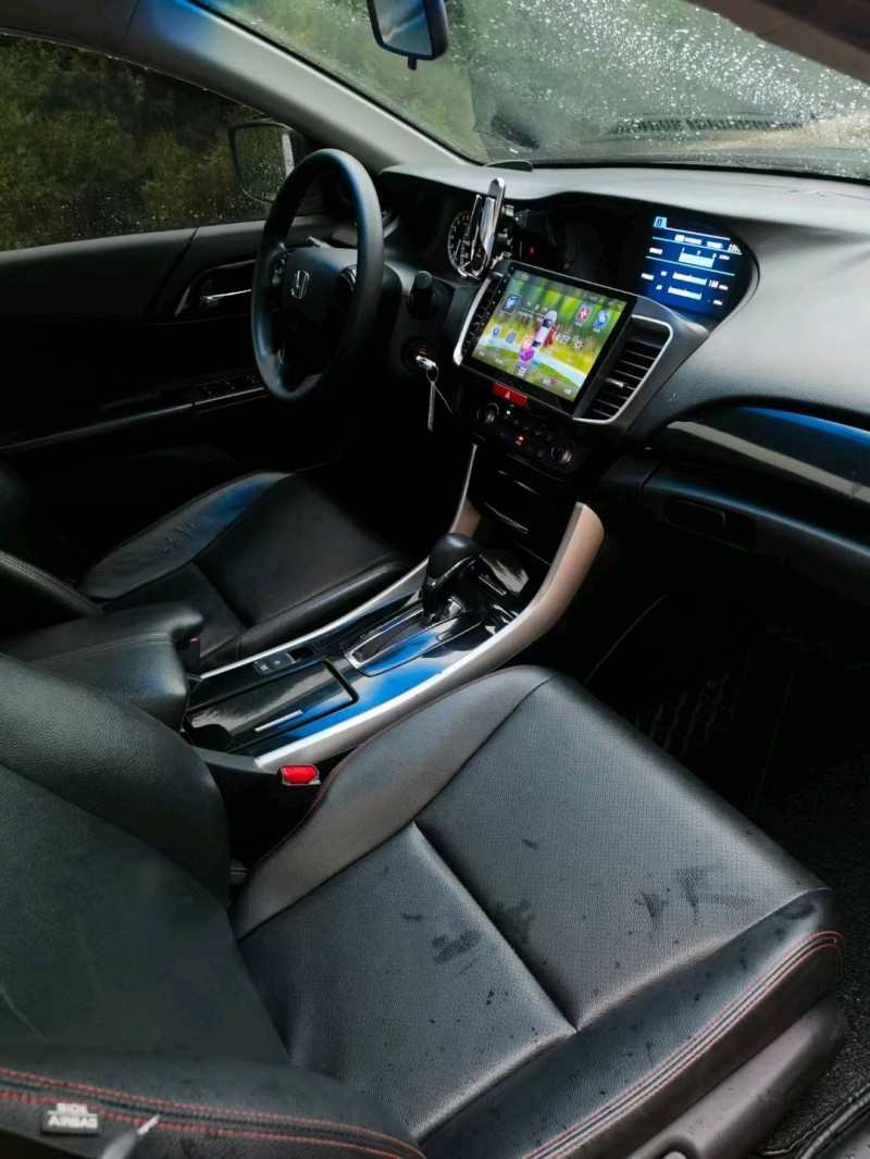 青岛16年本田雅阁5