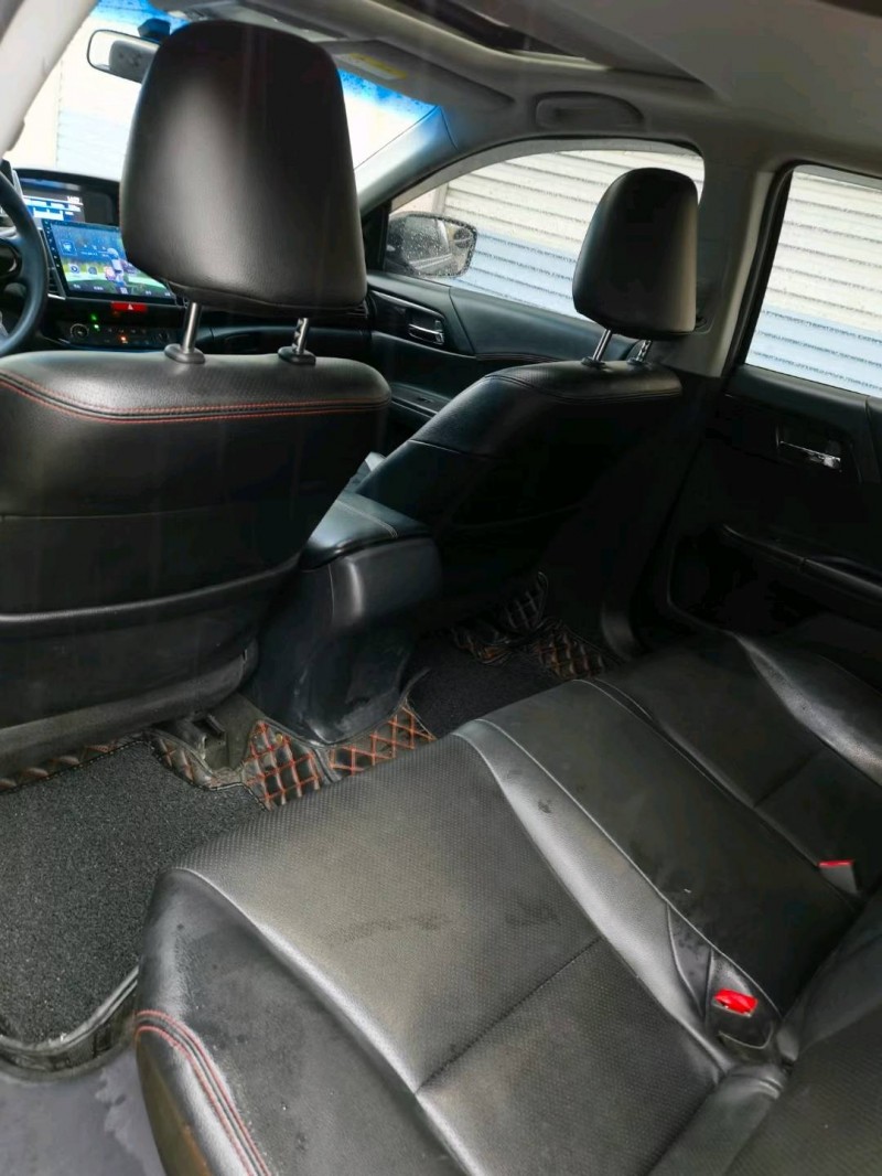 青岛16年本田雅阁6