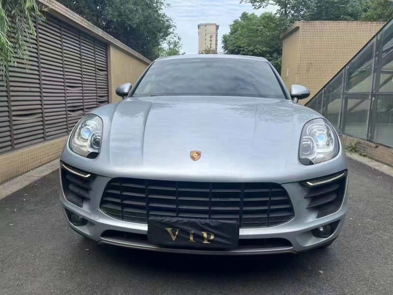 成都15年保时捷Macan1