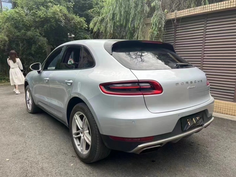 成都15年保时捷Macan7