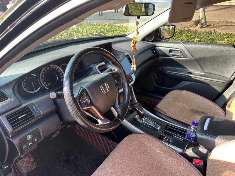 济南15年本田雅阁3