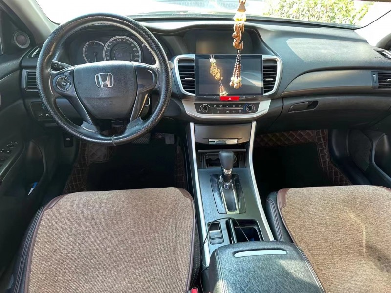 济南15年本田雅阁5