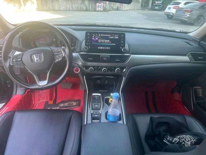 汕头21年本田雅阁9