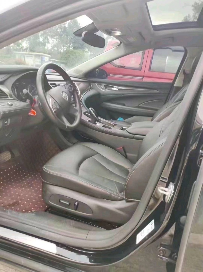 重庆23年别克君越5