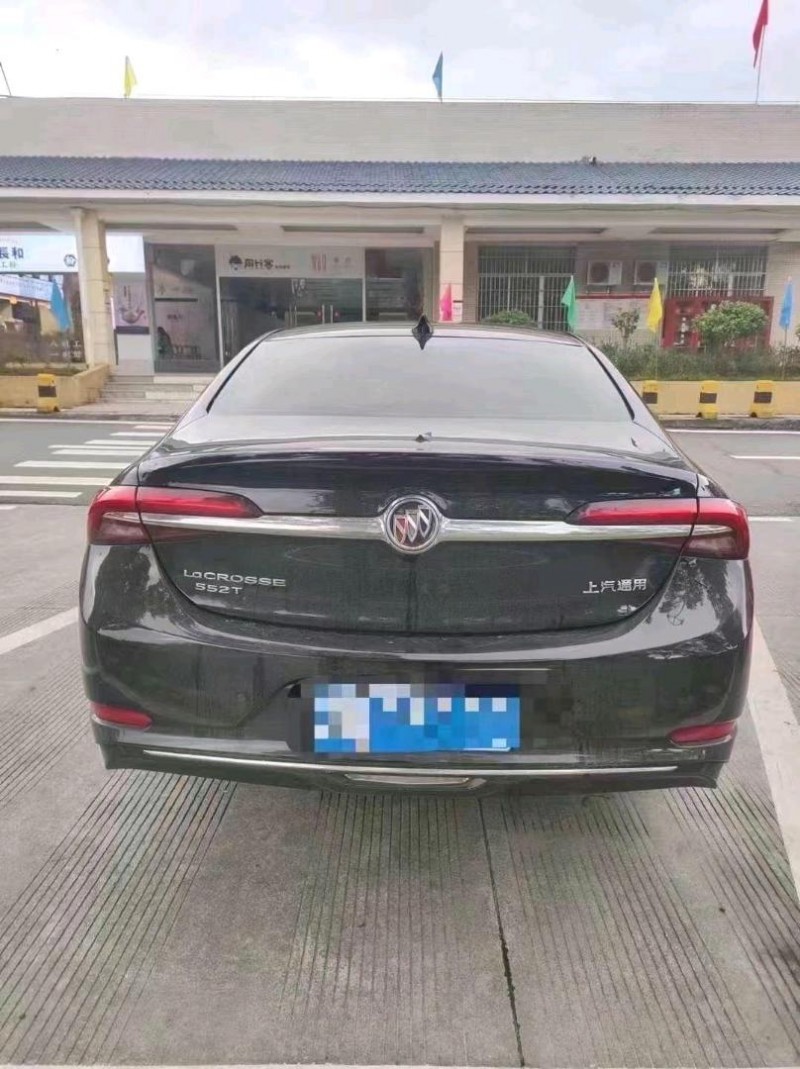 重庆23年别克君越8