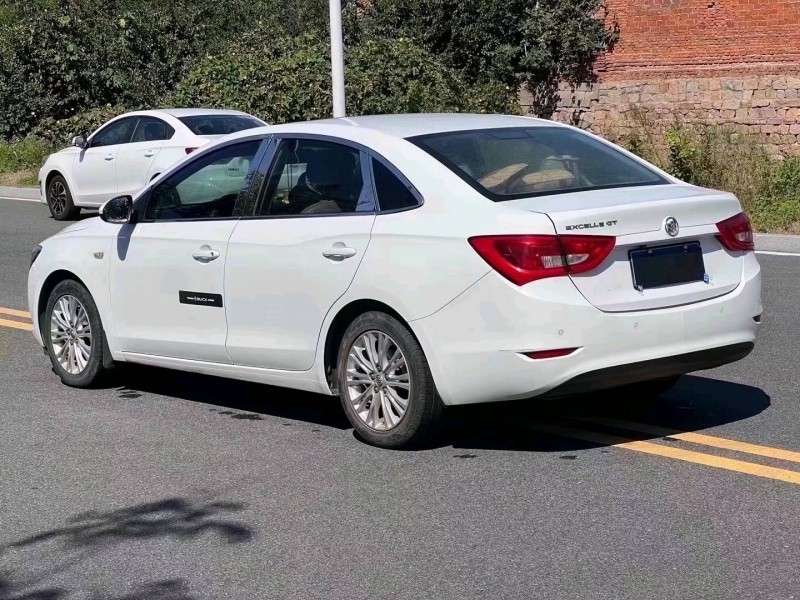 潍坊17年别克英朗8