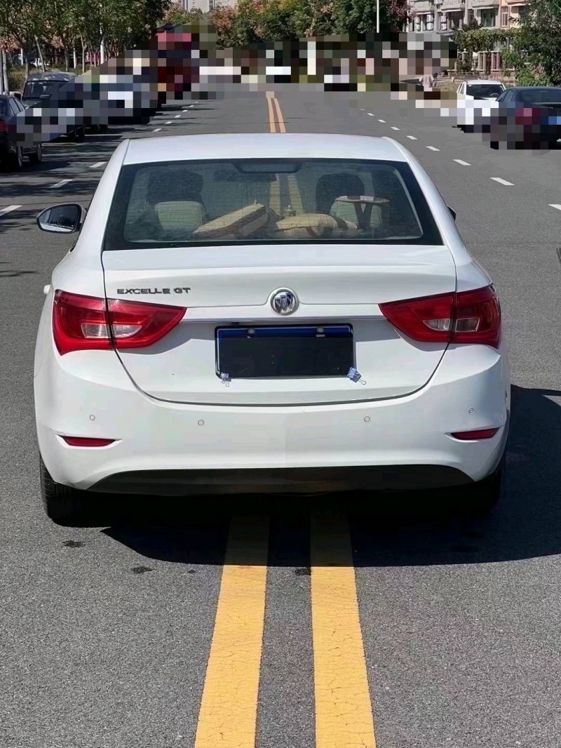 潍坊17年别克英朗9