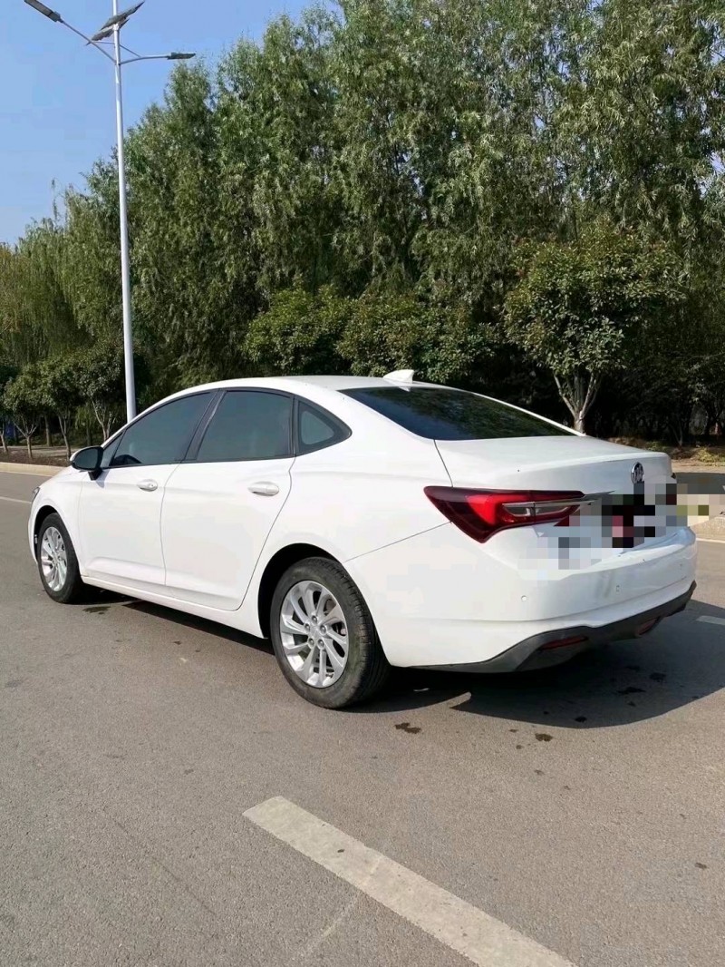 枣庄21年别克威朗8