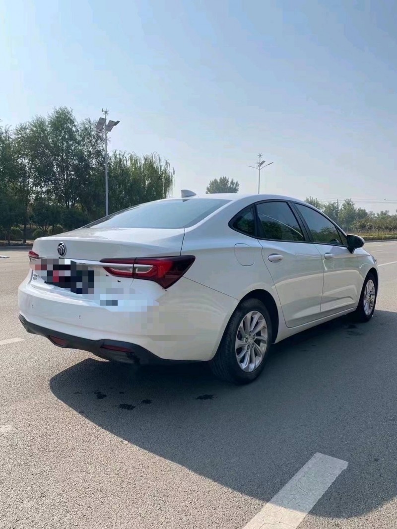 枣庄21年别克威朗9