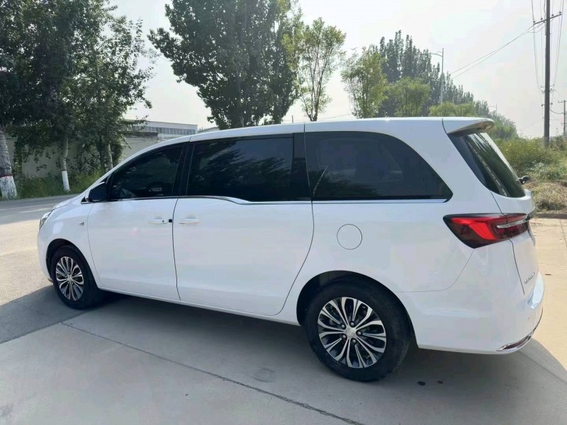 保定22年别克GL83