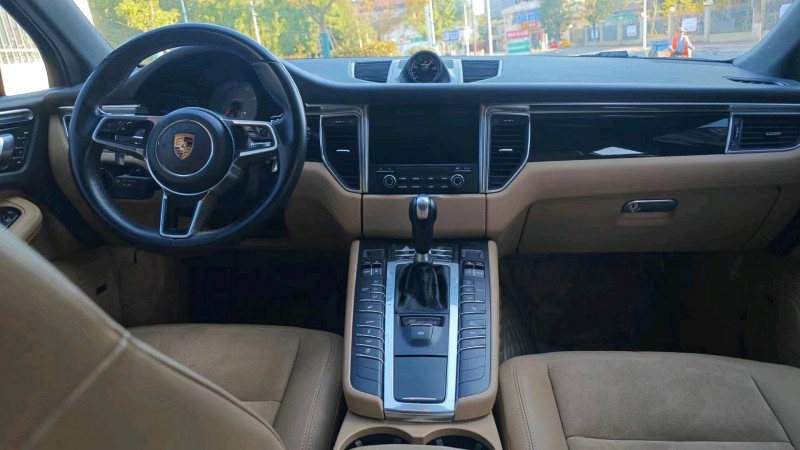 廈門17年保時捷Macan8