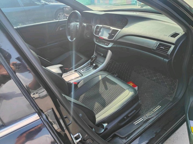 石家庄16年本田雅阁6