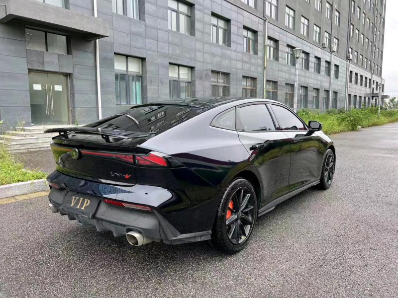 盐城23年长安汽车UNI-V8