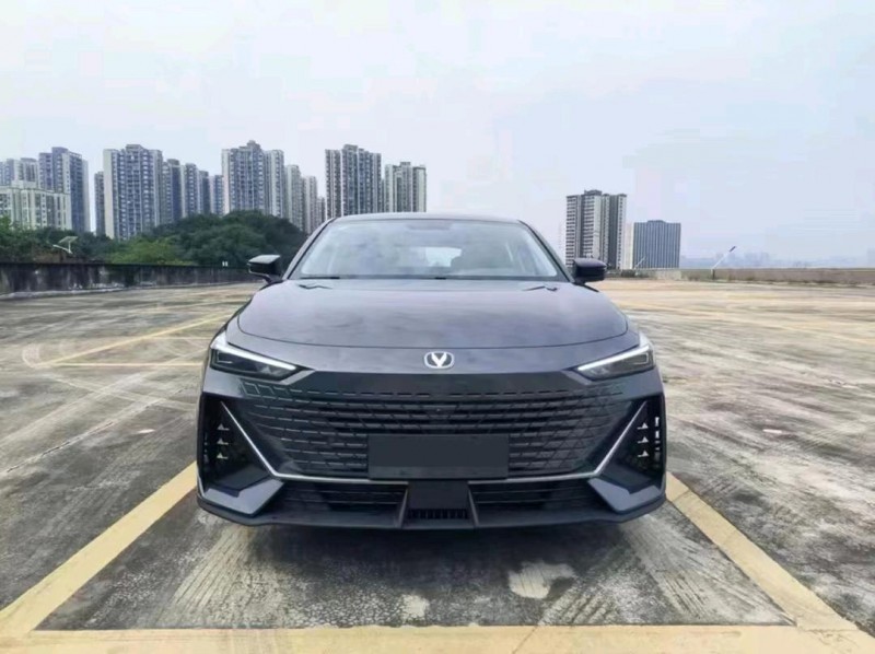 重庆23年长安汽车UNI-V1