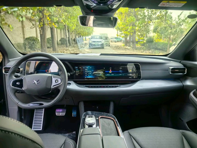 保定23年极狐汽车阿尔法6