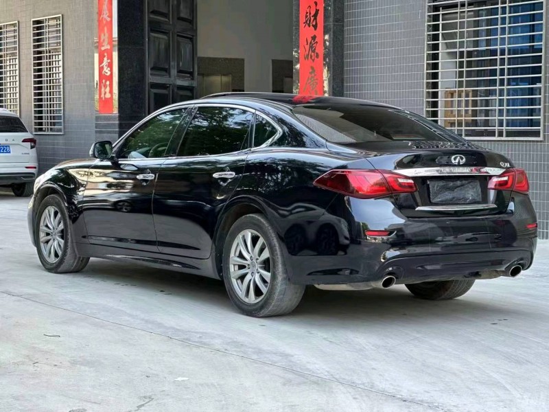 珠海16年英菲尼迪Q706