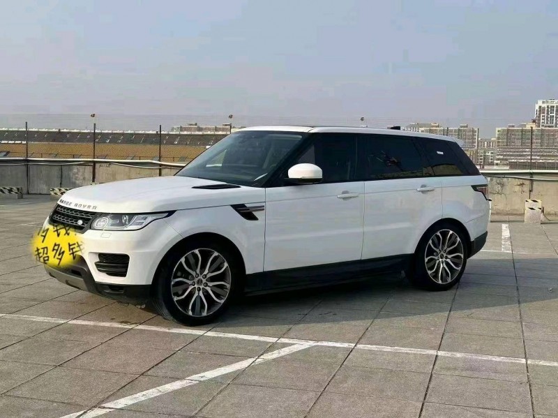 东营17年路虎揽胜运动3