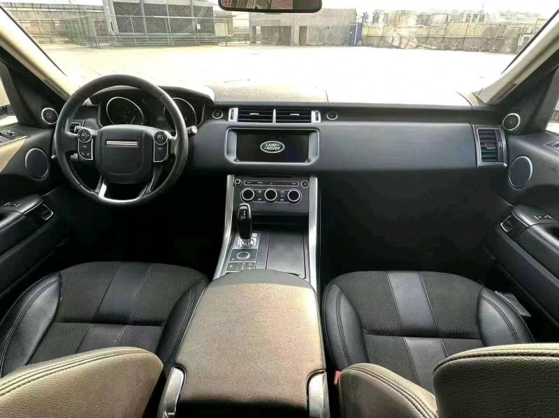 东营17年路虎揽胜运动7