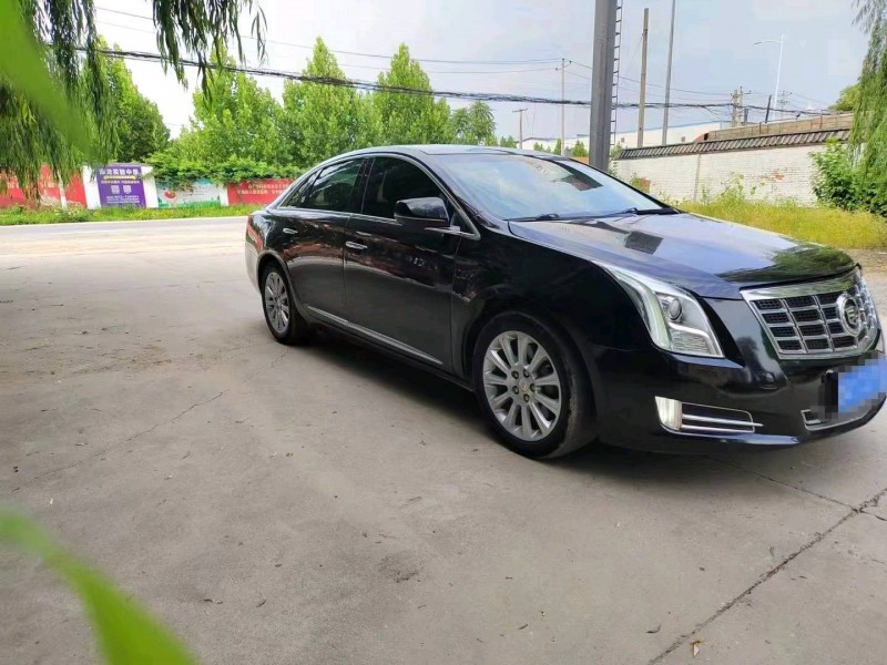 保定13年凯迪拉克XTS3