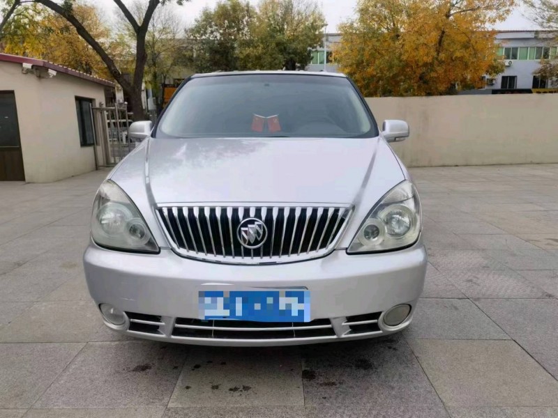 保定16年别克GL81