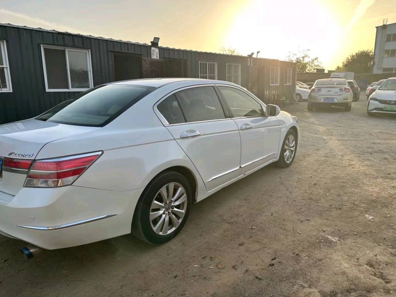 保定13年本田雅阁5