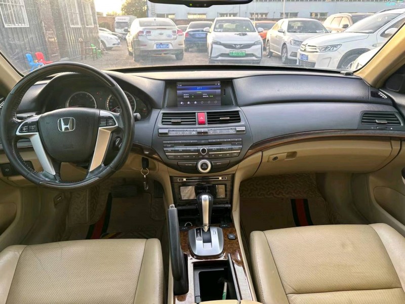 保定13年本田雅阁7