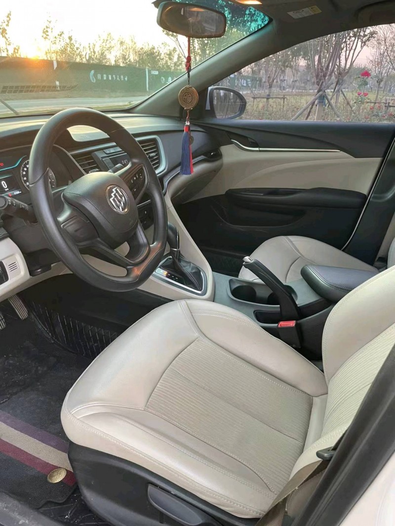 宿迁17年别克英朗6