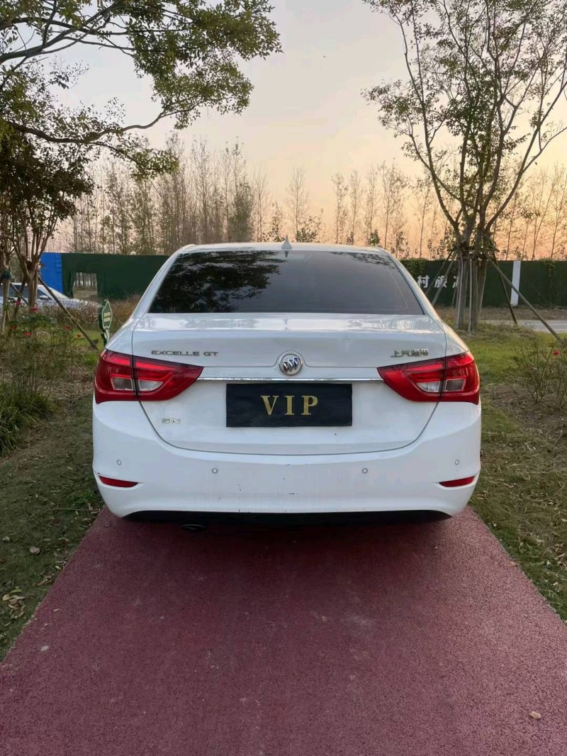 宿迁17年别克英朗9