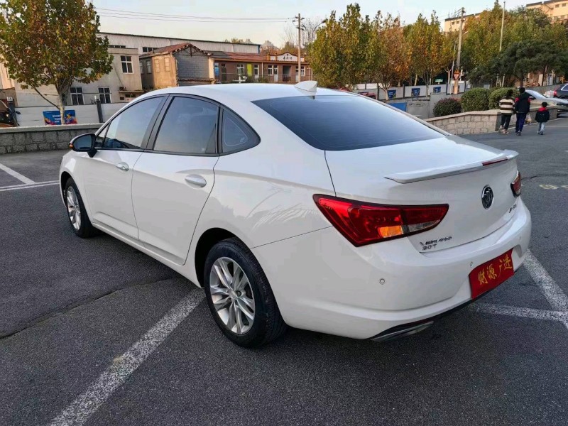 枣庄18年别克威朗7