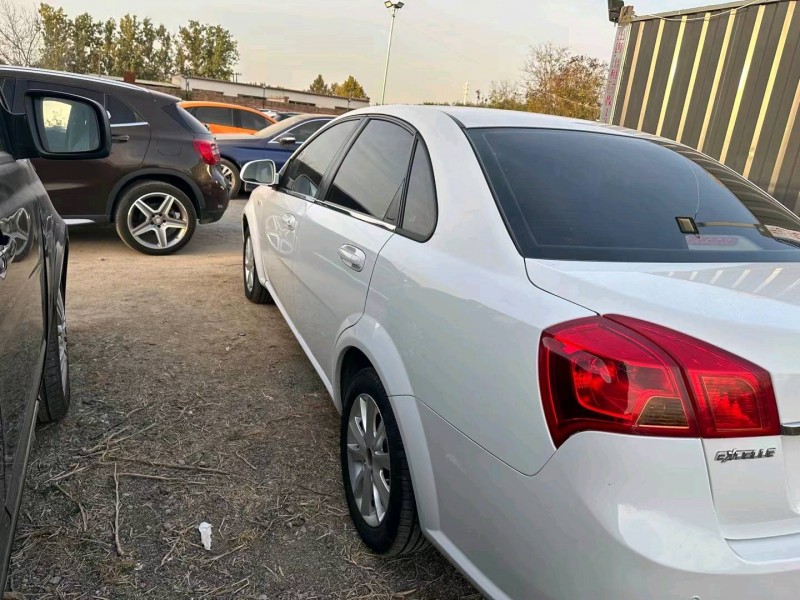 保定15年别克凯越4