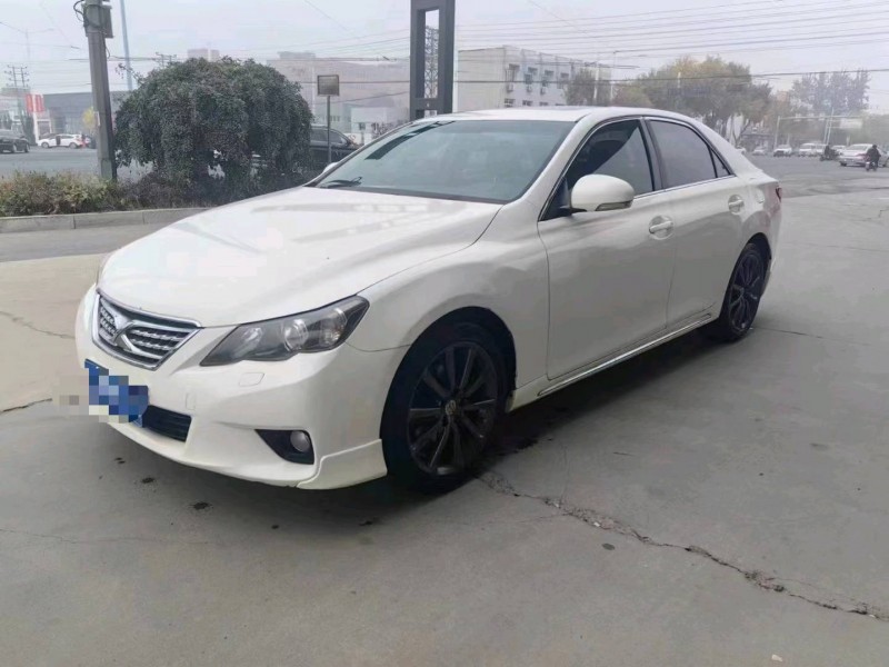 保定13年丰田锐志2