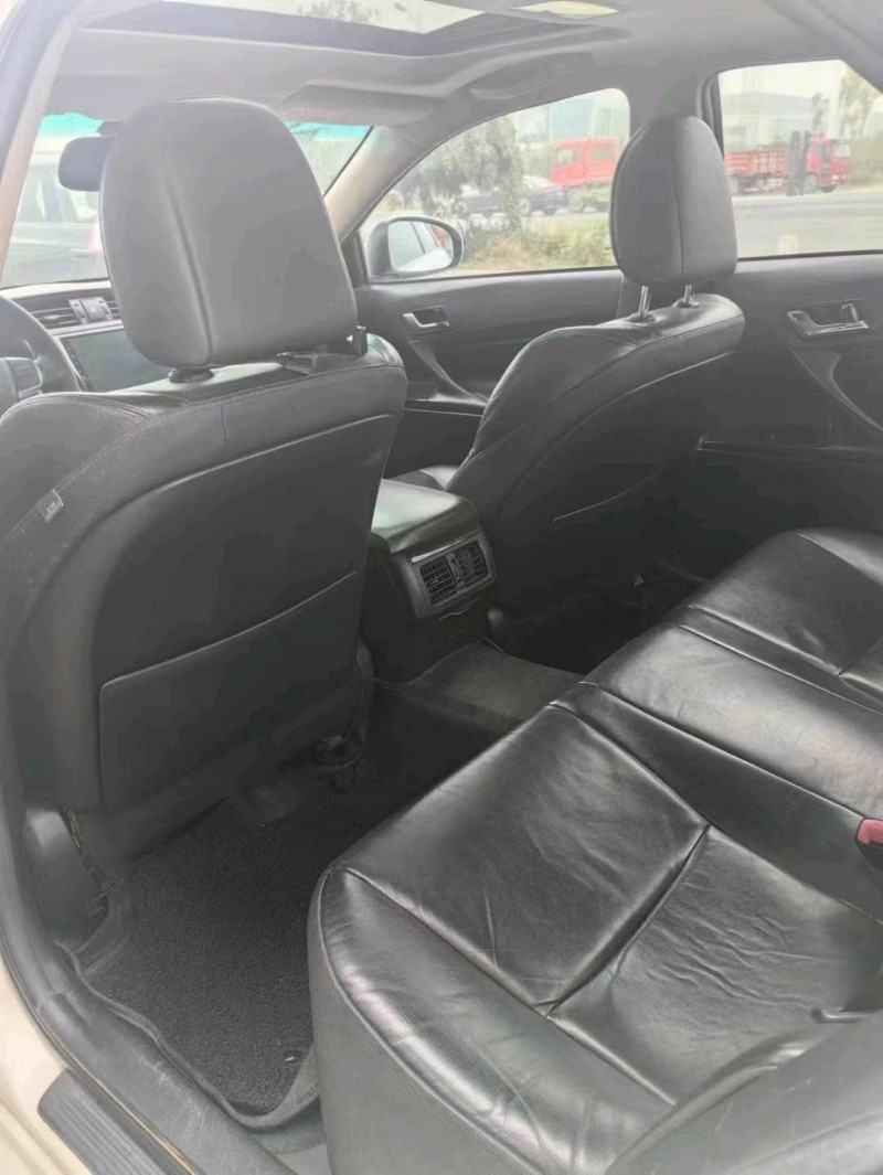 保定13年丰田锐志4