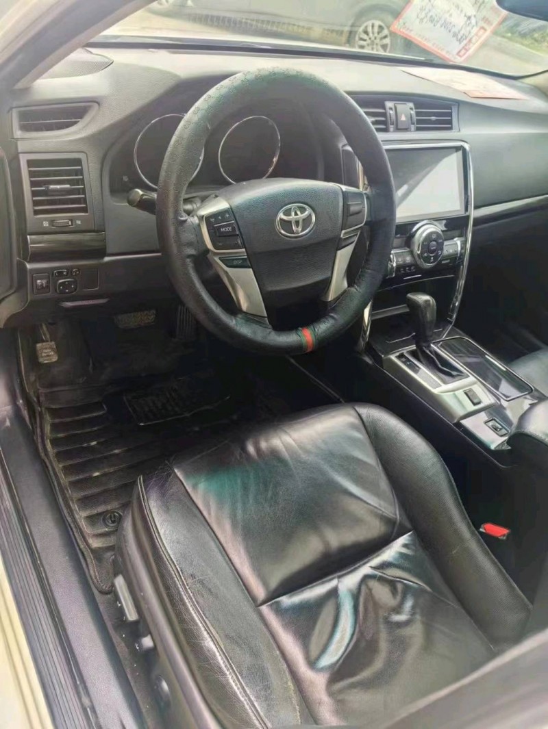 保定13年丰田锐志5