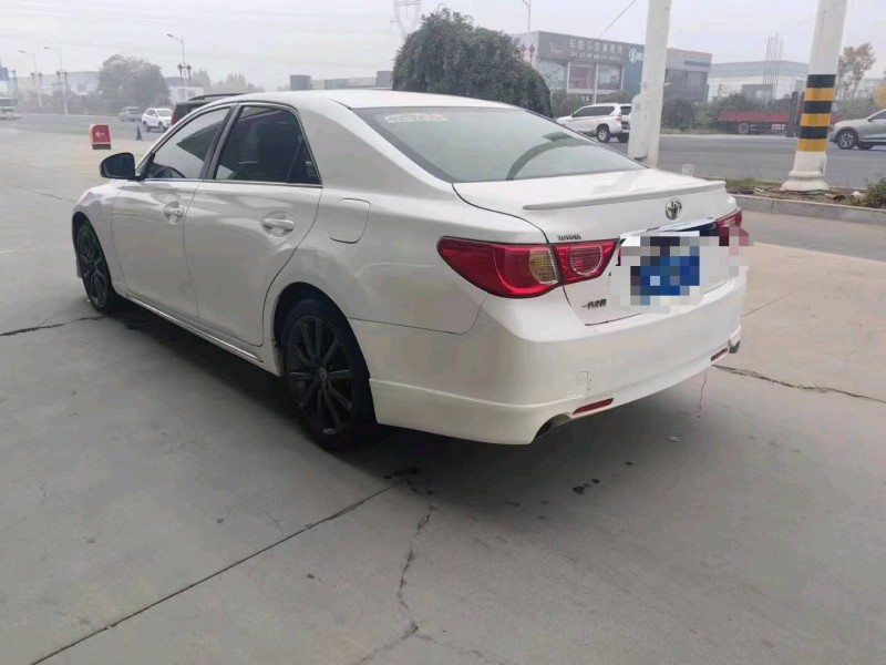 保定13年丰田锐志6