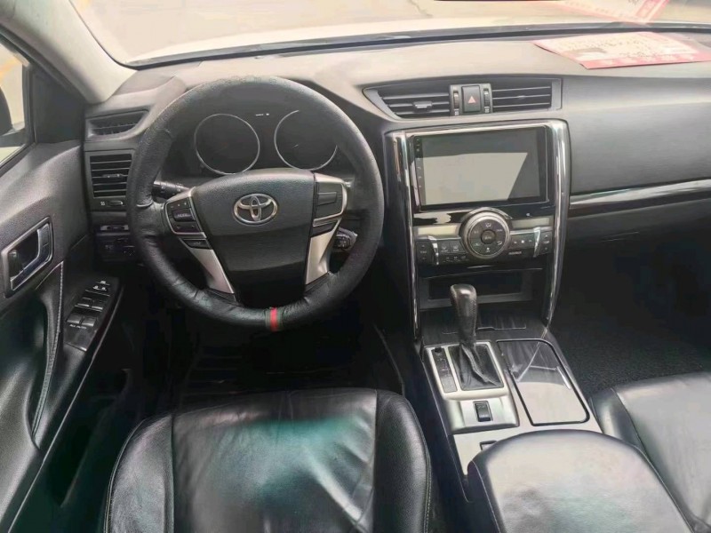 保定13年丰田锐志7