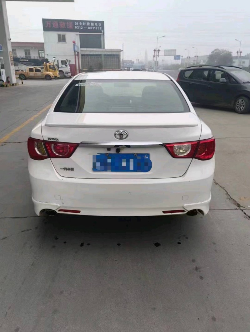 保定13年丰田锐志8
