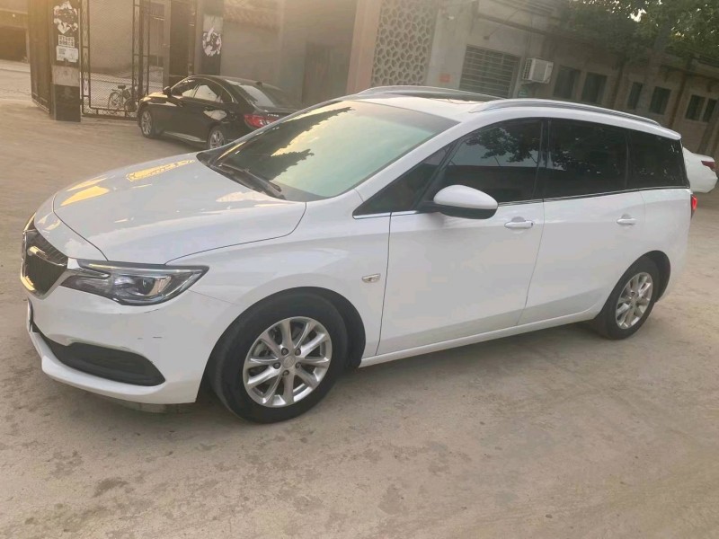 保定21年别克GL63