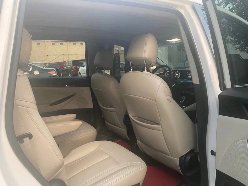 保定21年别克GL65