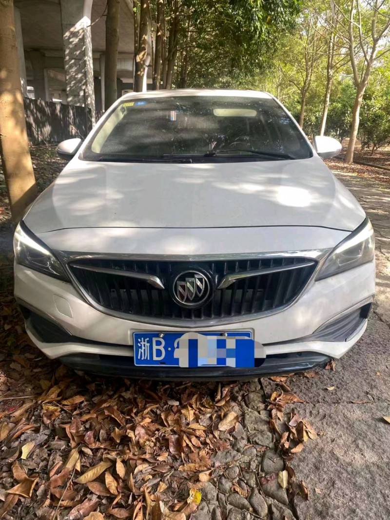 湖州18年别克威朗1