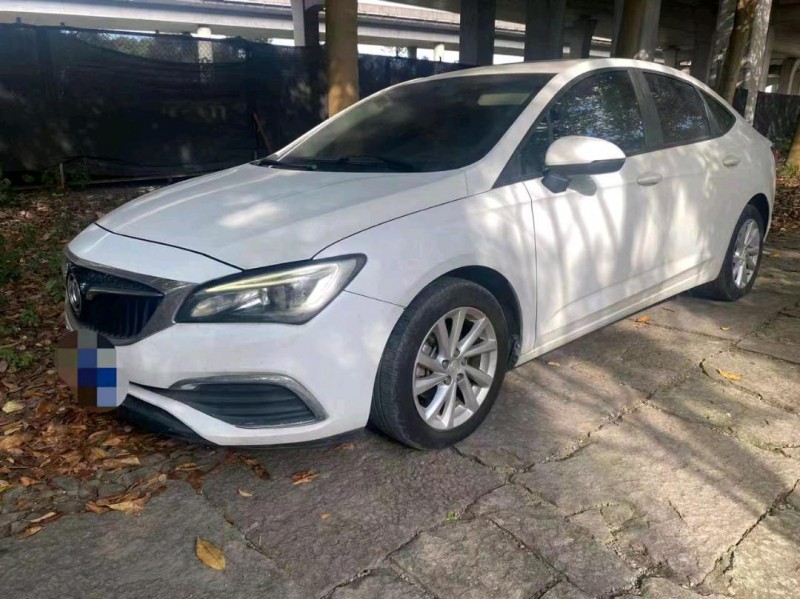 湖州18年别克威朗3