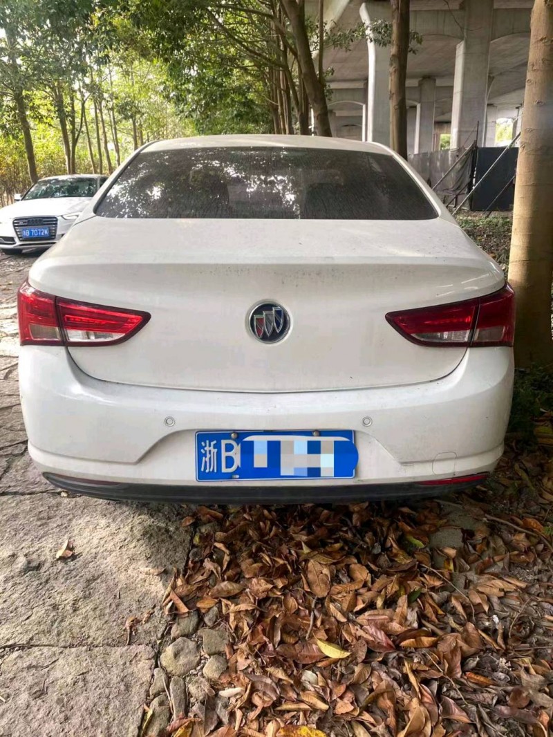 湖州18年别克威朗4